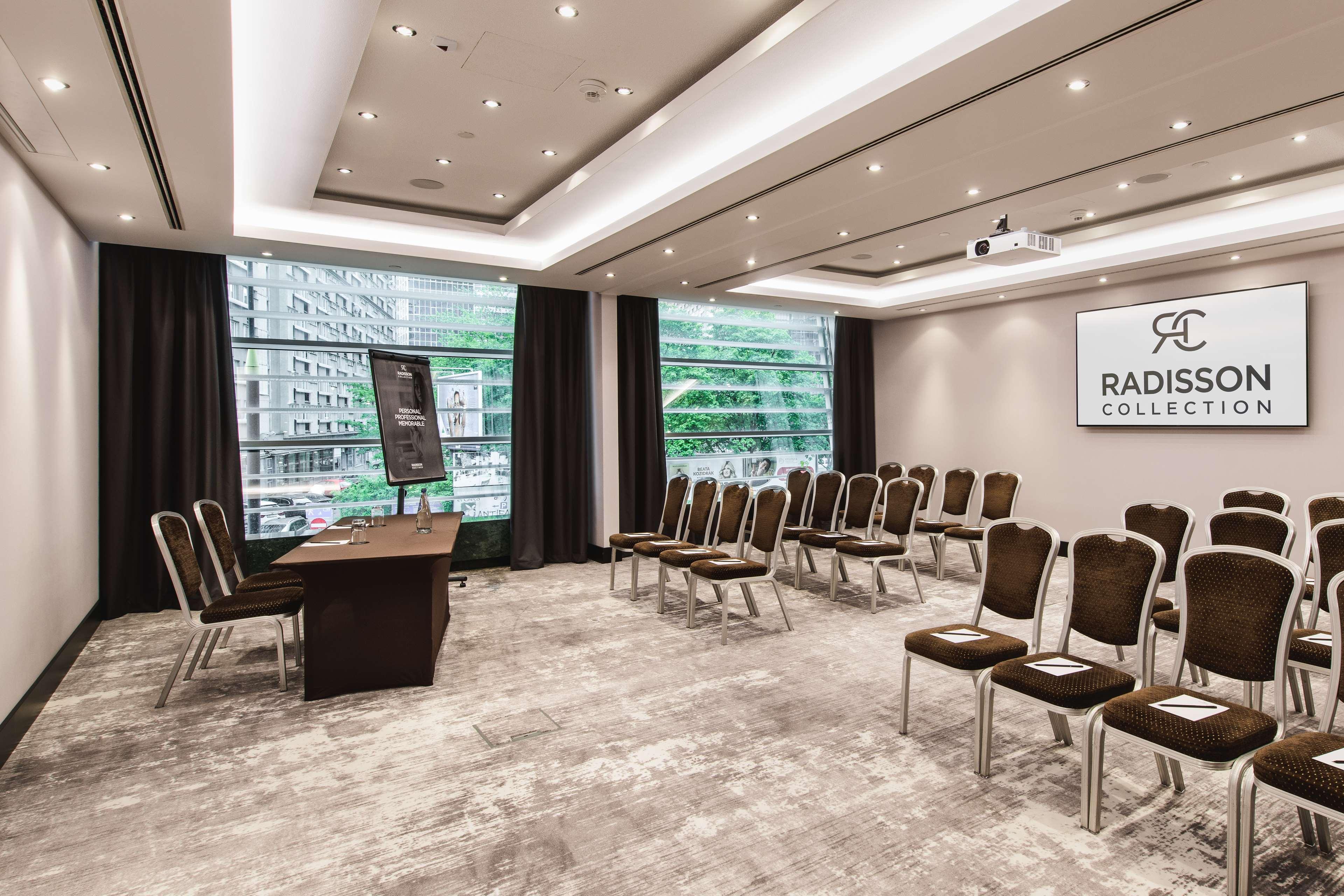 Radisson Collection Hotel, 华沙 外观 照片 A meeting room at the hotel