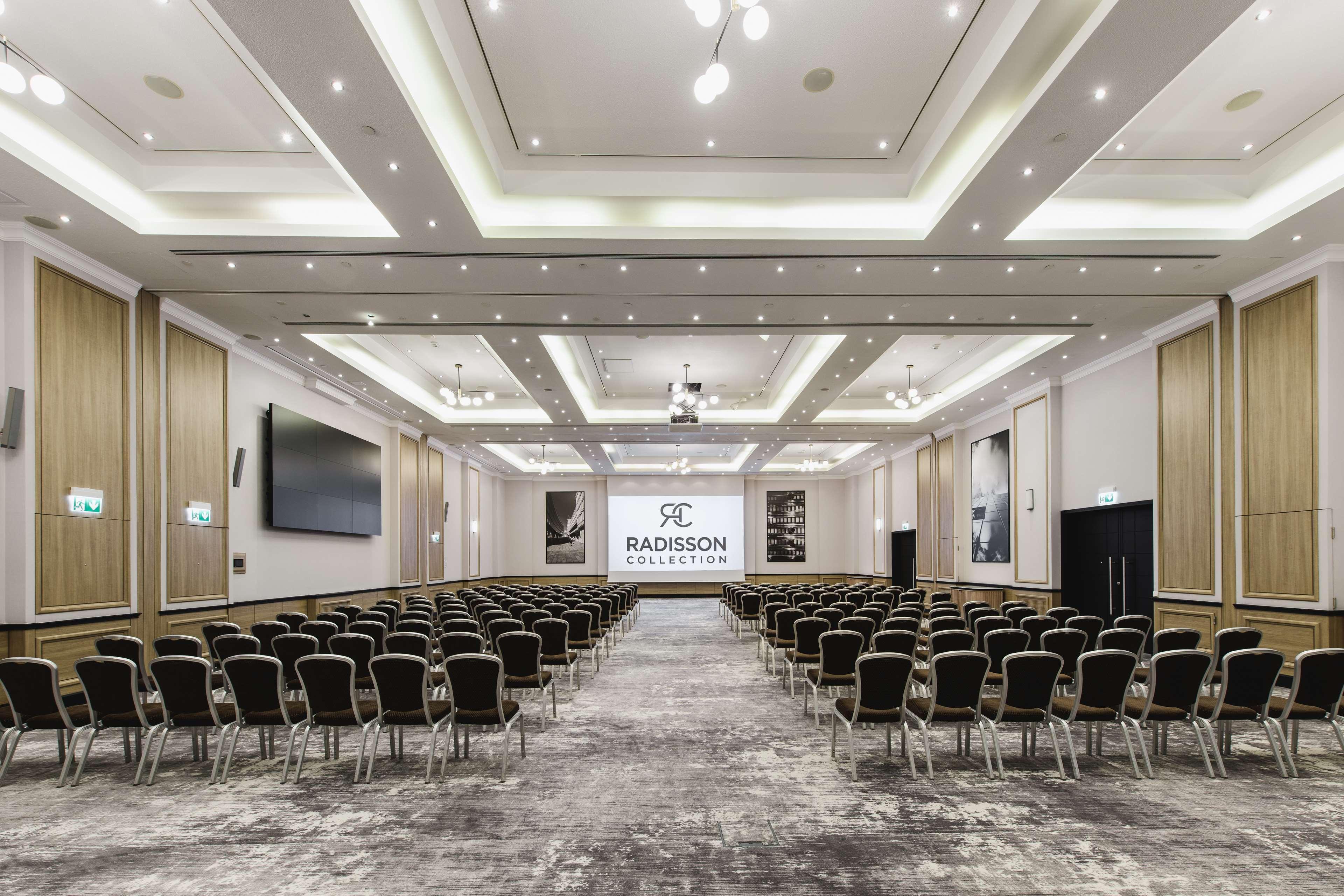 Radisson Collection Hotel, 华沙 外观 照片 The hotel's conference hall